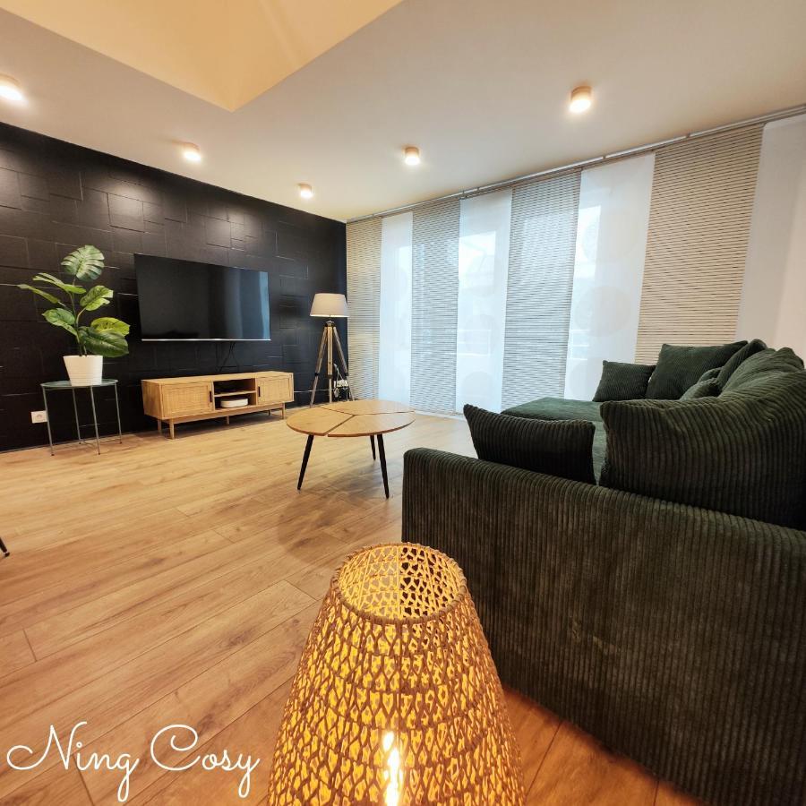 Superbe Cosy Duplex T3 Charpenne Tete D'or Avec Parking Prive Gratuit